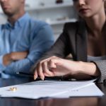 Scheidung droht: 2 unsichtbare Anzeichen für das Scheitern einer Ehe